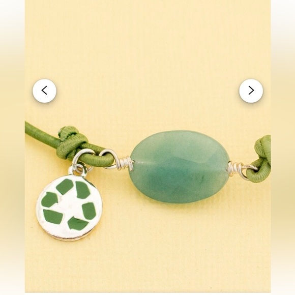 Vintage Boho Stretchy Recycle Green Bracelet - Picture 4 of 6